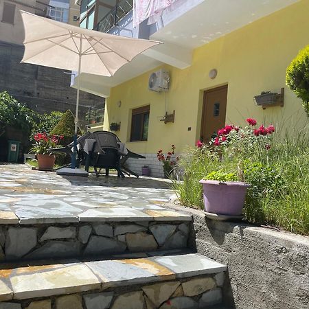 Artur'S Apartment Gjirokastra Kültér fotó
