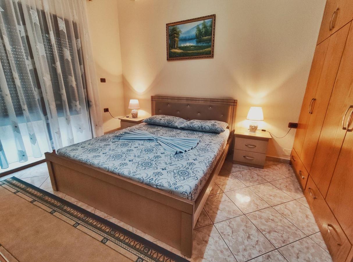 Artur'S Apartment Gjirokastra Kültér fotó