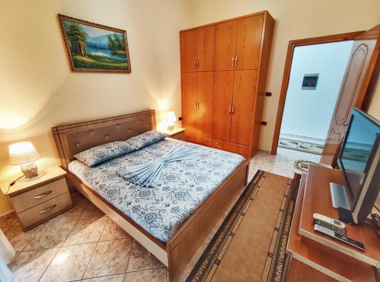 Artur'S Apartment Gjirokastra Kültér fotó